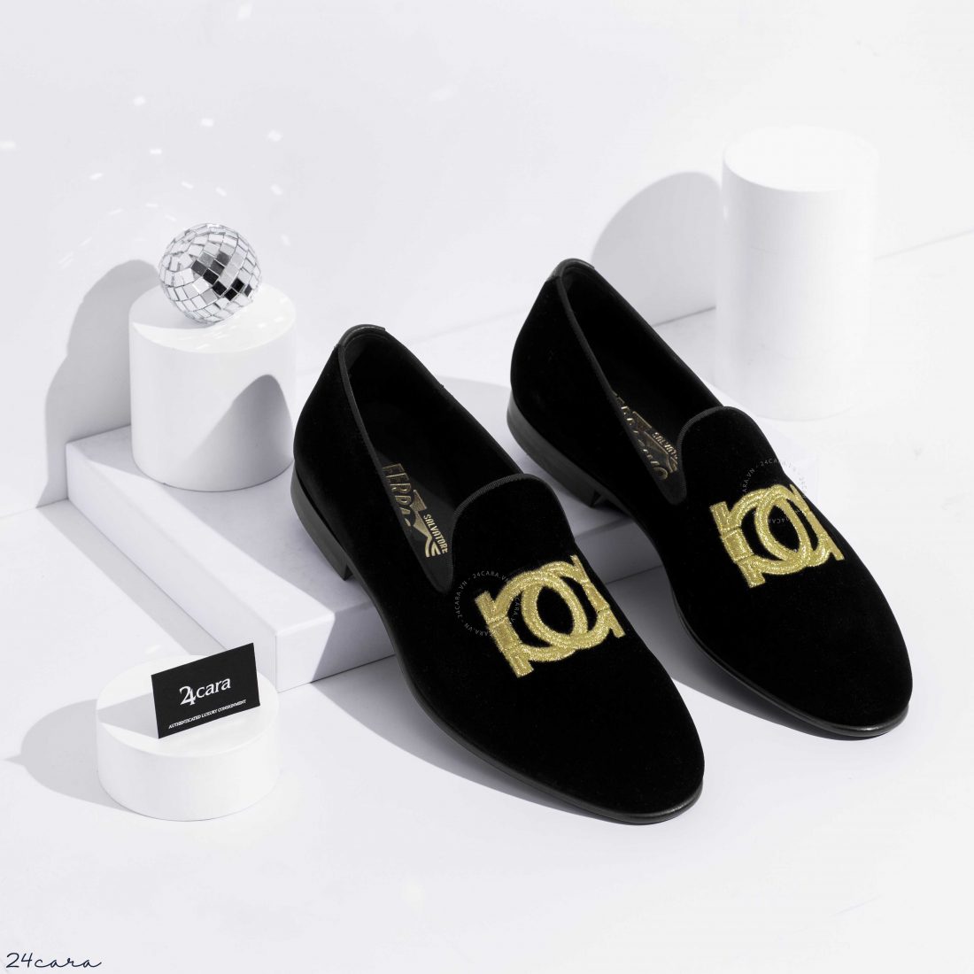 SALVATORE FERRAGAMO VELVET GANCINI LOAFER